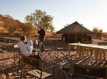 Great Tsau Hill Camp: Auf der Terrasse Great Tsau Hill Camp: Auf der Terrasse