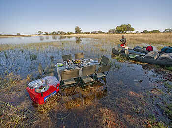 Selinda Canoe Trail: Gedeckter Tisch