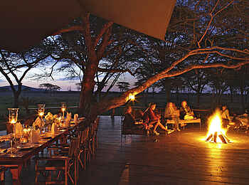 Sirikoi: Sonnendeck mit offener Feuerstelle