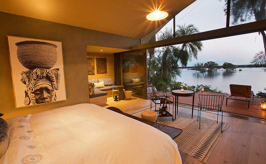 Thorntree River Lodge: Doppelbett mit Flussblick Thorntree River Lodge: Doppelbett mit Flussblick