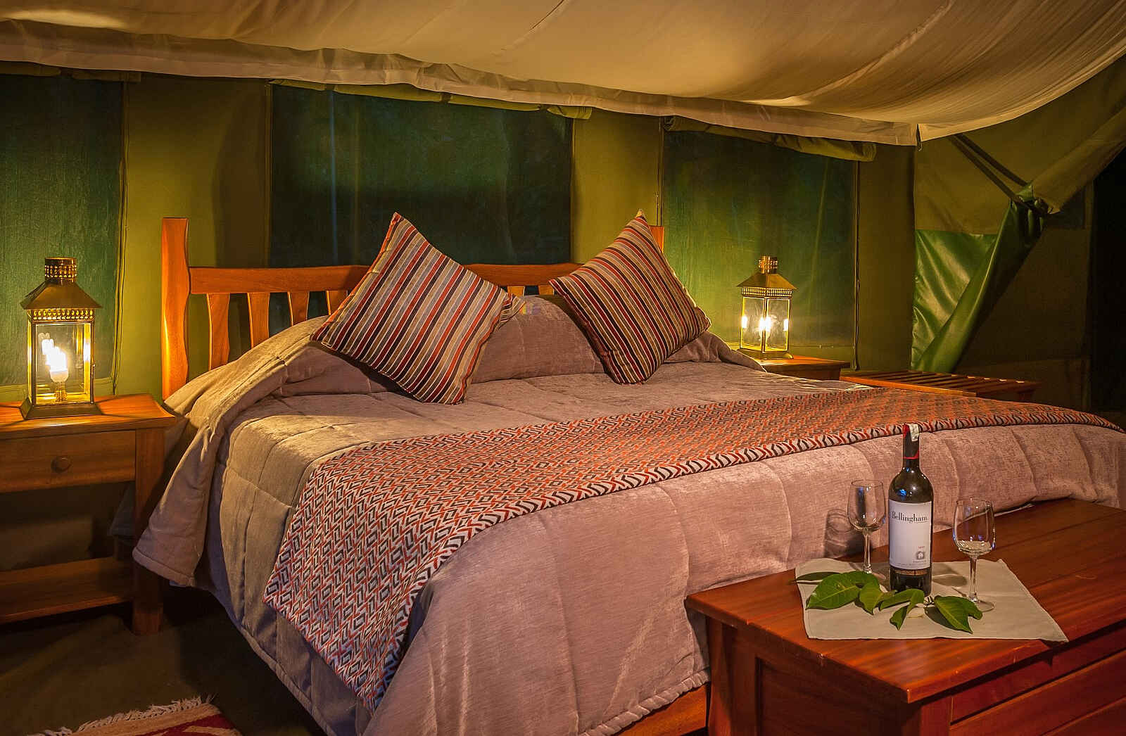 Ilkeliani Camp: Frisch hergerichtetes Bett Ilkeliani Camp: Frisch hergerichtetes Bett