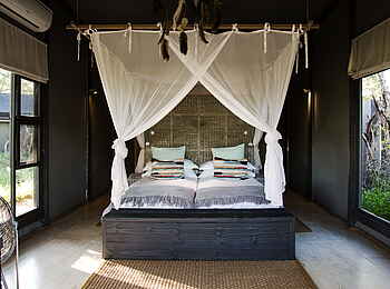 Simbavati River Lodge: Himmelbett