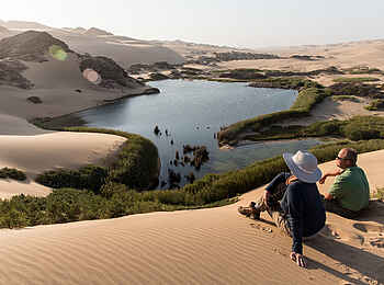 Hoanib Skeleton Coast Camp: Wasser in der Wüste Hoanib Skeleton Coast Camp: Wasser in der Wüste