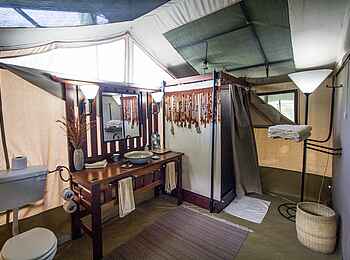 Kwihala Camp: Badezimmerzelt