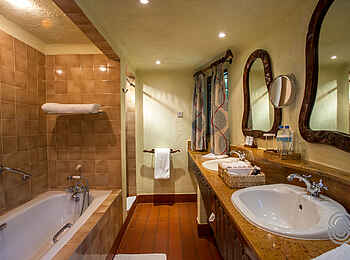 Lake Manyara Serena Lodge: Badezimmer der Gästeunterkunft