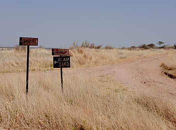 Naankuse Lodge: Wegweiser Naankuse Lodge: Wegweiser
