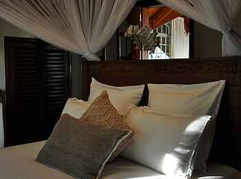 Onsea House: Ein Himmelbett