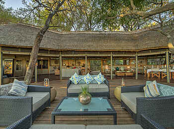 Setari Camp: Außenbereich