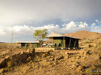 Ozondjou Trails: Zelte von aussen