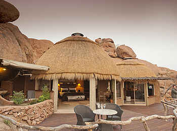 Camp Kipwe: Gästechalet mit Veranda