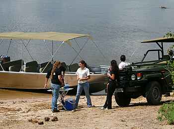 Elephant Valley Lodge: Motorbootausflug Elephant Valley Lodge: Motorbootausflug