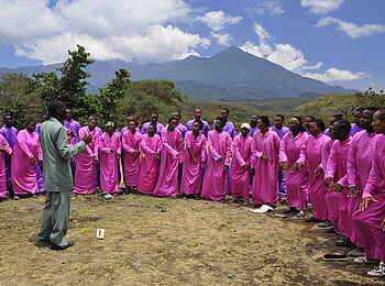 Hatari Lodge: Chor vor dem Mount Meru
