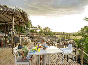 Mkombe's House Lamai: Kindertisch