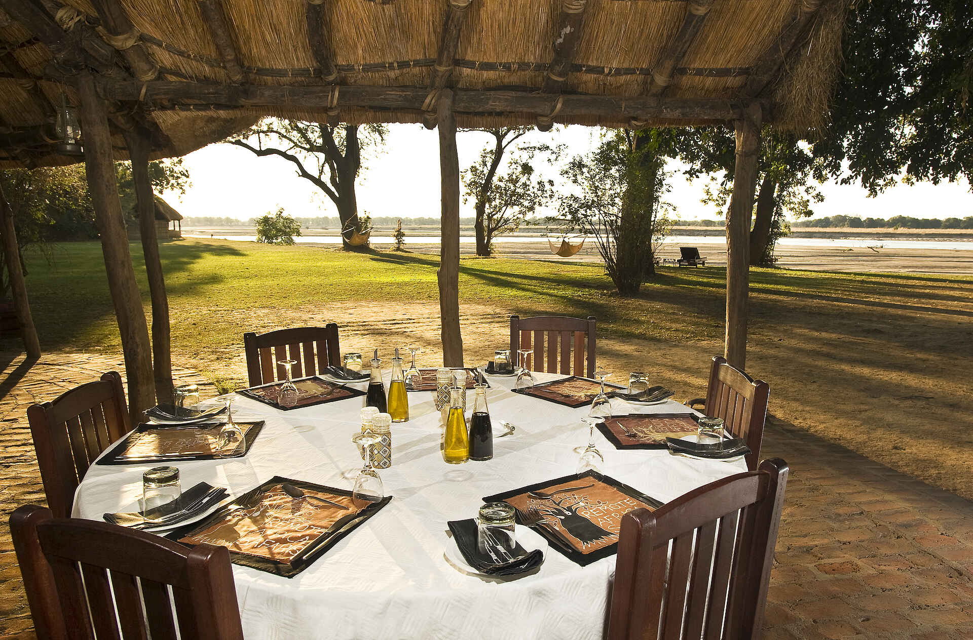 Carol Coppinger, Chikoko Tree Camp, Crocodile River Camp, John Coppinger, Luangwa River, Microlight-Flüge, South Luangwa National Park, Tafika Camp, Walking Safari Camp