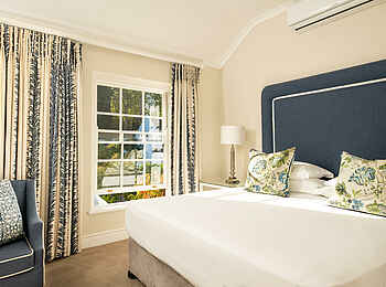 The Cellars-Hohenort Hotel & Spa: Premier Suites Bett The Cellars-Hohenort Hotel & Spa: Premier Suites Bett