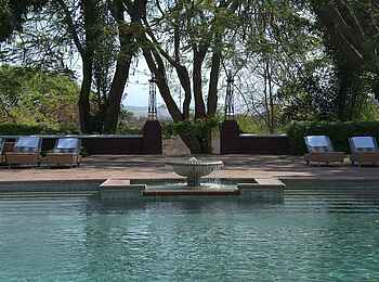 Victoria Falls Hotel: Swimmingpool