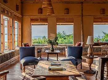 Volcanoes Kibale Lodge: Die Lounge