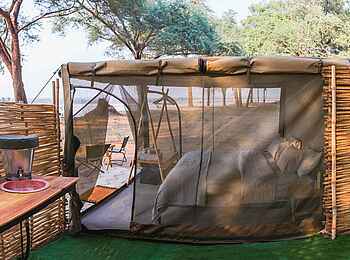 Kutali Flycamp: Offenes Gästebad Kutali Flycamp: Offenes Gästebad