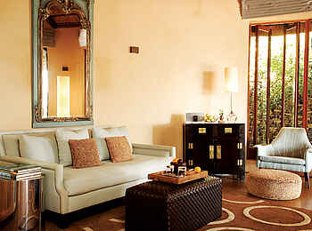 Molori Safari Lodge: Das Wohnzimmer der Lesedi Premier Suite