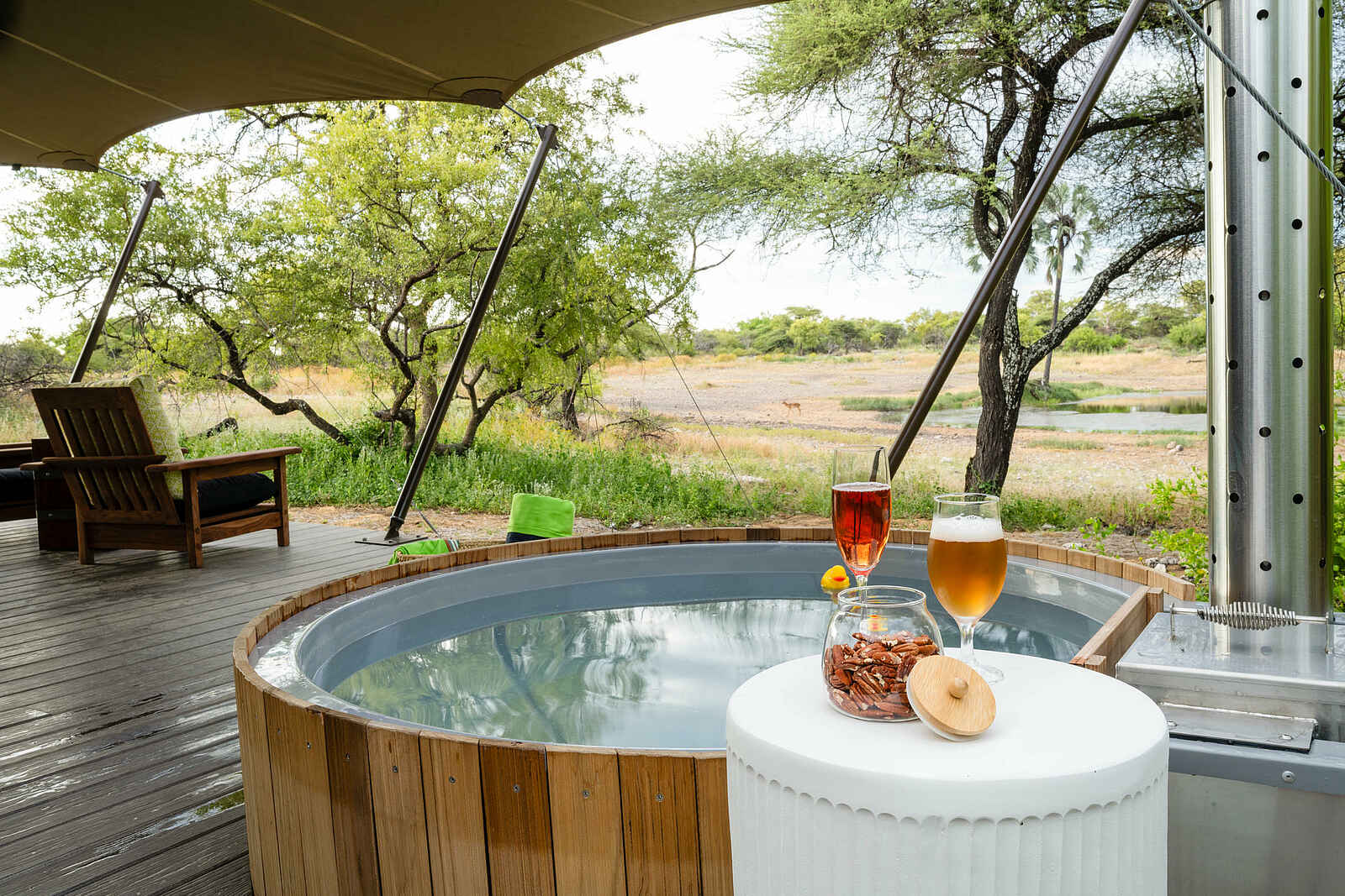 Onguma Tented Camp: Beheizte Badewanne im Freien Onguma Tented Camp: Beheizte Badewanne im Freien