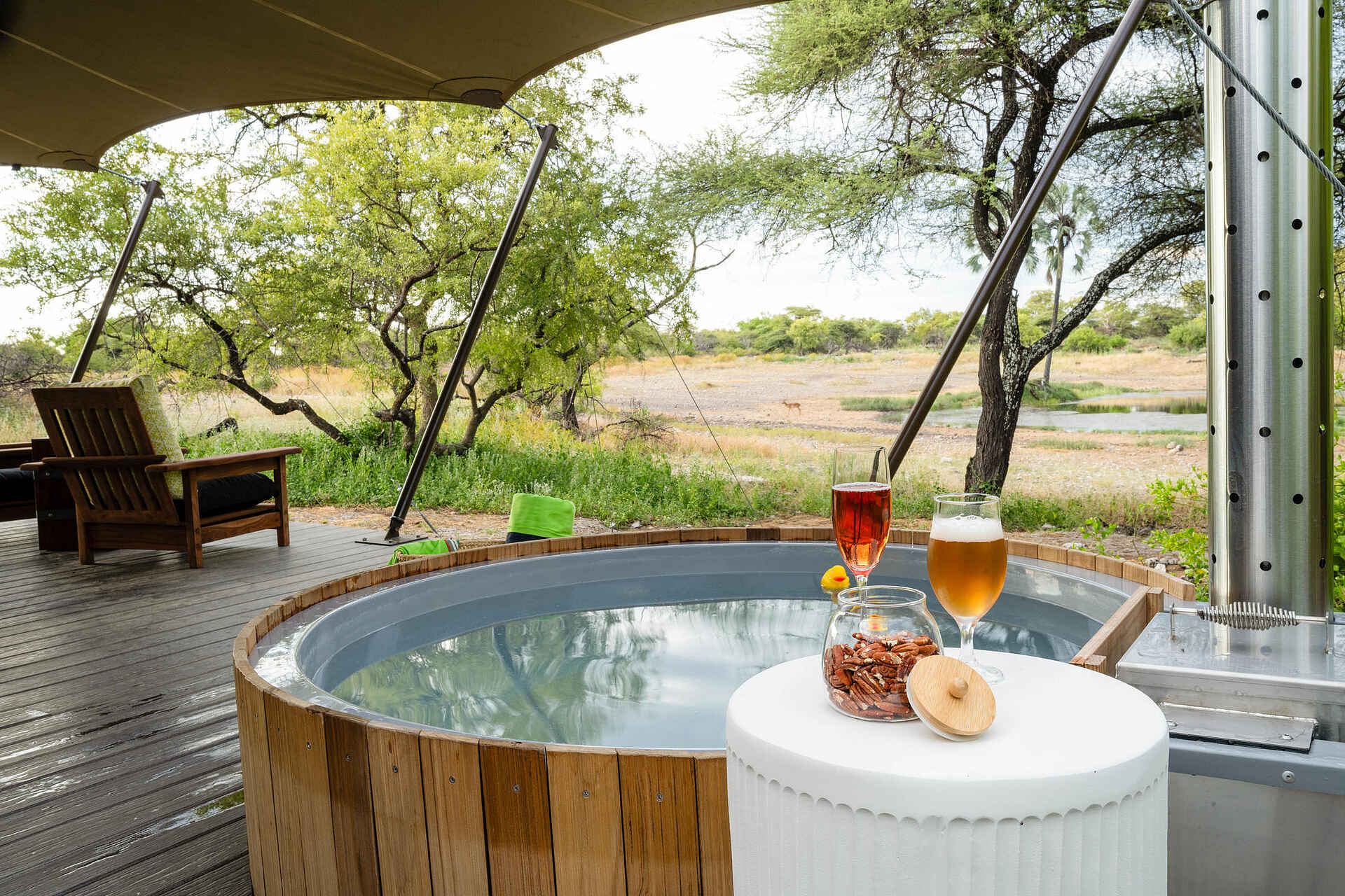 Onguma Tented Camp: Beheizte Badewanne im Freien