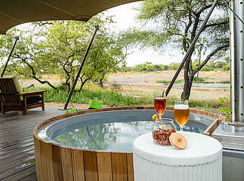 Onguma Tented Camp: Beheizte Badewanne im Freien