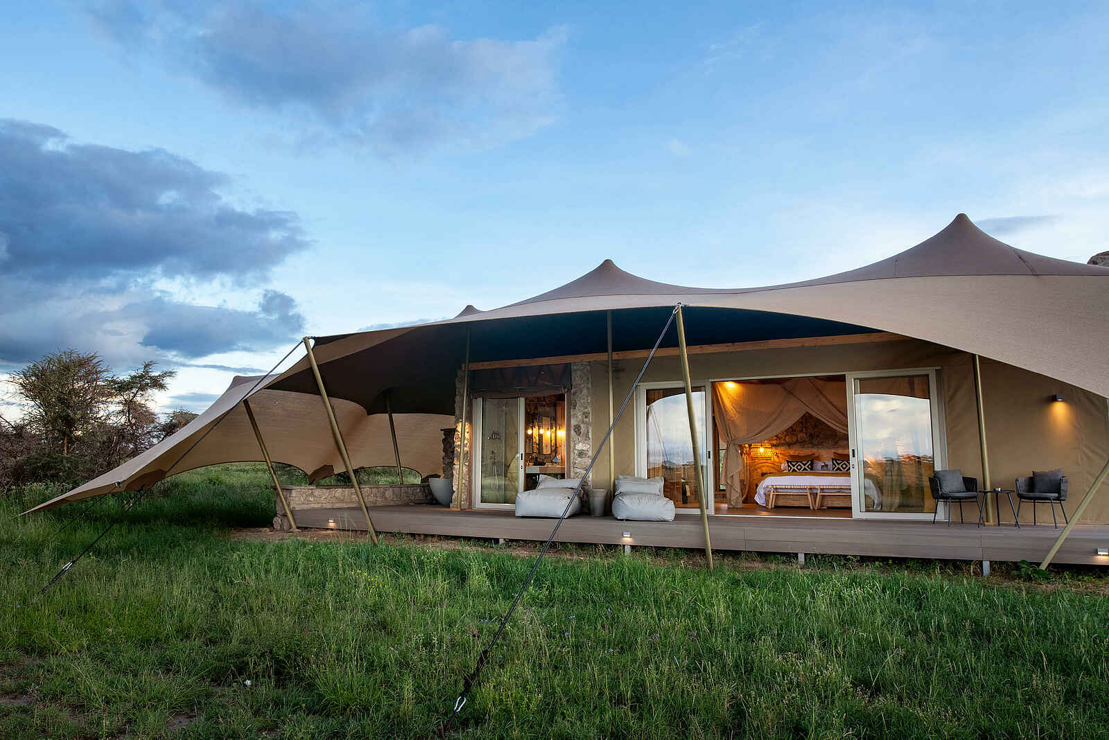 The Retreats at Namiri Plains Camp: Tented Suite Terrasse The Retreats at Namiri Plains Camp: Tented Suite Terrasse