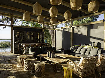 Linyanti Tented Camp: Nachmittagssonne in der Lounge Linyanti Tented Camp: Nachmittagssonne in der Lounge