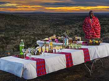 Mahali Mzuri: Sundowner mit Ausblick