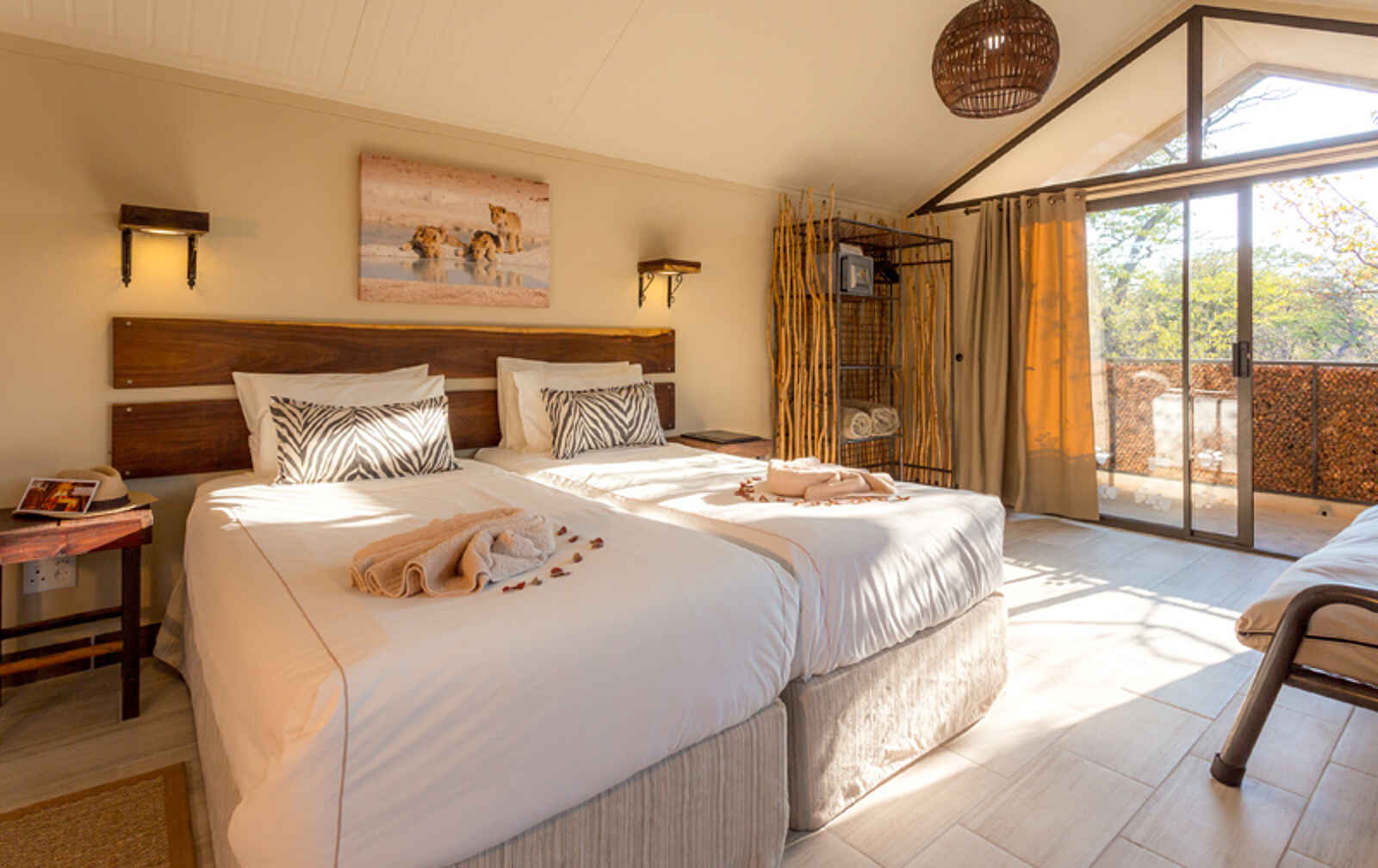 Taleni Etosha Village: Ein frisch hergerichtetes Bett Taleni Etosha Village: Ein frisch hergerichtetes Bett