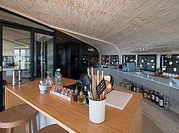 Desert Whisper Villa: Die Bar