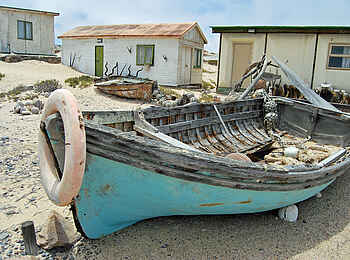 Hoanib Skeleton Coast Camp: Mowe Bay Museum Hoanib Skeleton Coast Camp: Mowe Bay Museum
