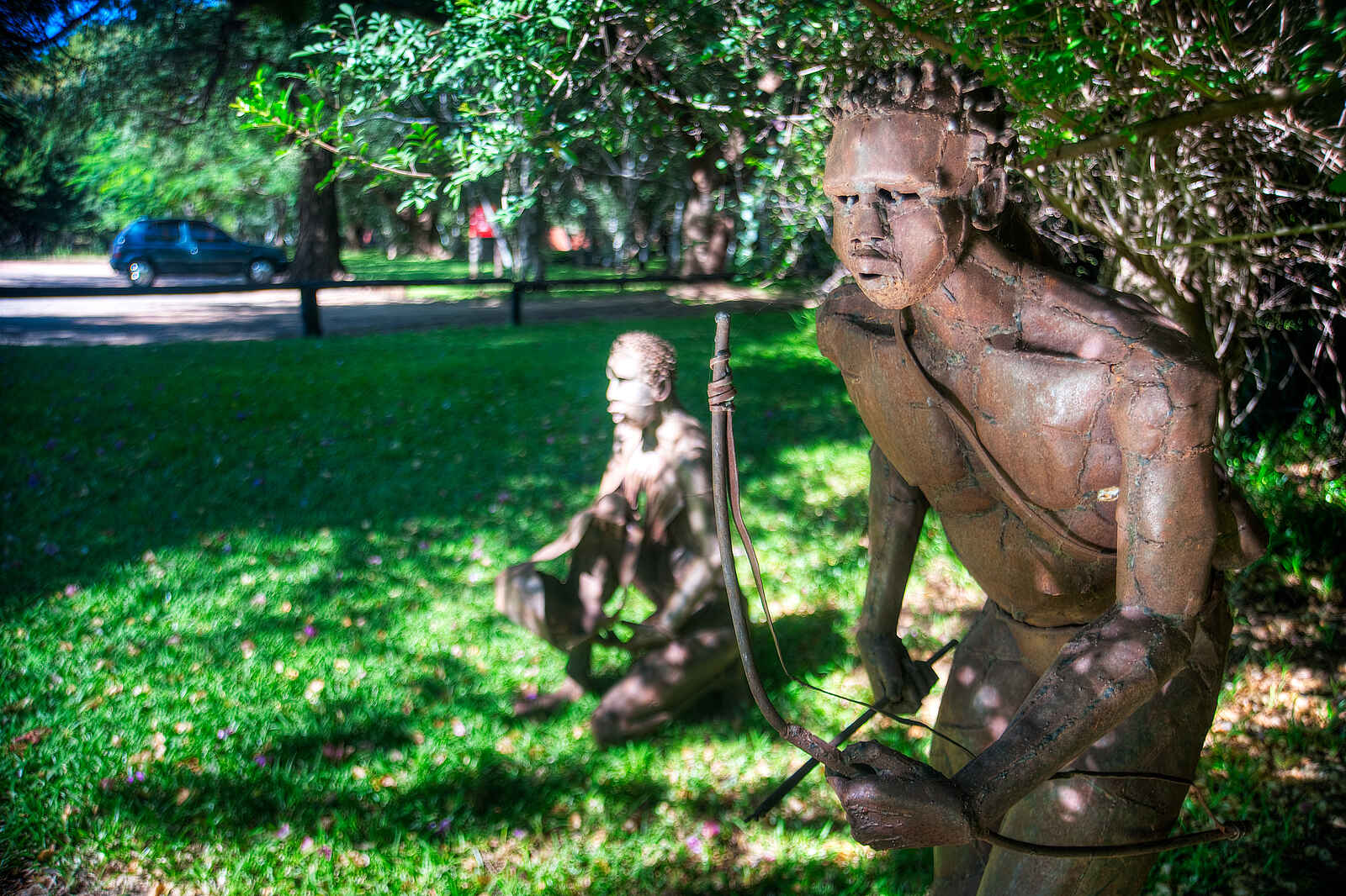Kubu Lodge: Skulpturen im Garten Kubu Lodge: Skulpturen im Garten