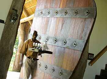 Luangwa Safari House: Haupteingang Luangwa Safari House: Haupteingang