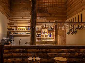 Munazi Lodge: Bar