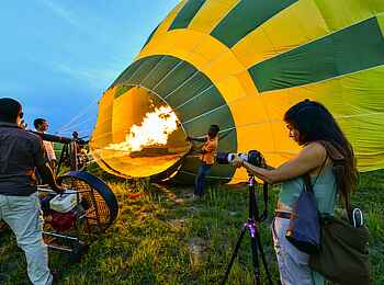 Murchison Falls Ballonfahrt: Der Ballon hebt sich