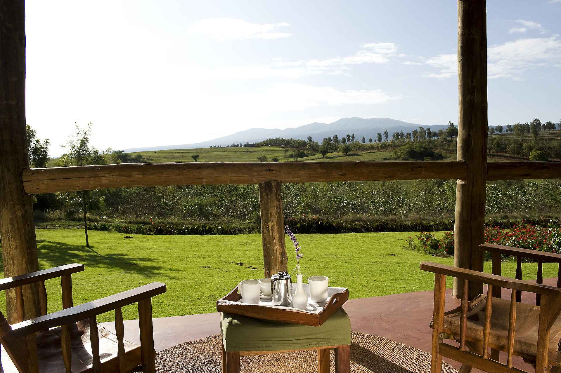 karatu, ngorongoro conservation area, ngorongoro farmhouse, oldeani vulkan, tanganyika wilderness camps, tansania, ausblick, kaffee, private terrasse, afrikarma, afrikarma safaris, afrikarma safaris - wildnis. hautnah., afrikarma.de