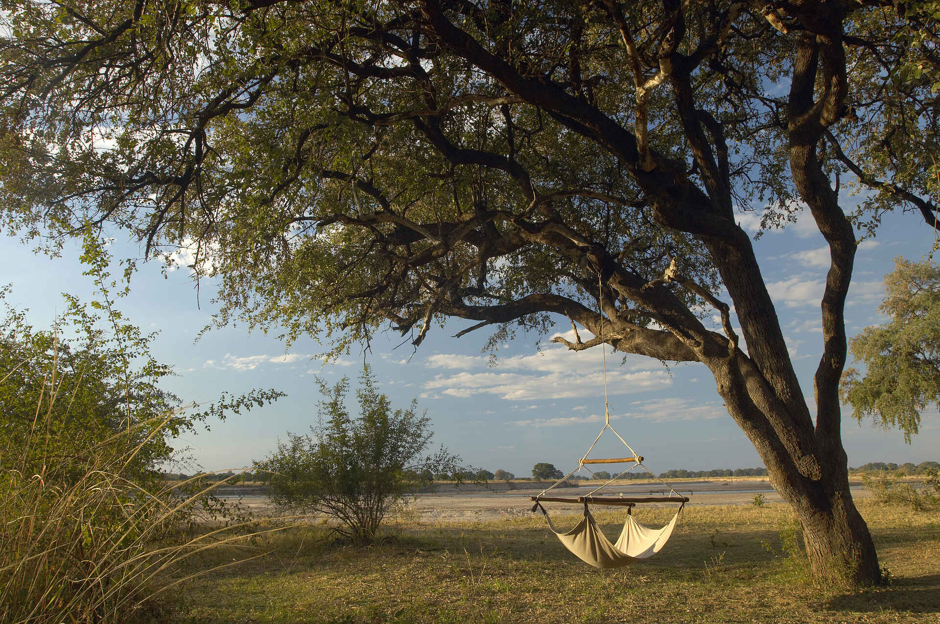 Carol Coppinger, Chikoko Tree Camp, Crocodile Camp, John Coppinger, Luangwa River, Microlight-Flüge, South Luangwa National Park, Tafika Camp, Hammock, Hängematte, Remote Africa