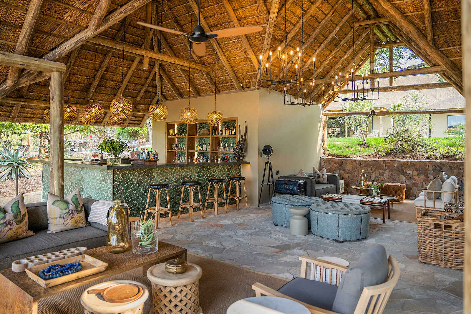 Thornybush Game Lodge: Die Lounge der Bar Thornybush Game Lodge: Die Lounge der Bar