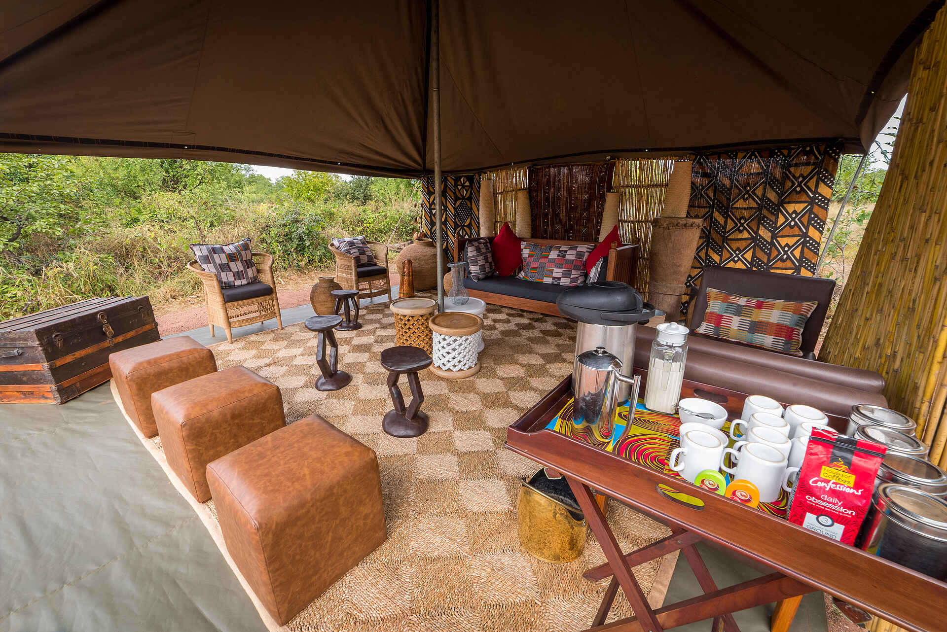 Hwange Bush Camp, Bush Camp, David Carson, Hauptzelt, Hwange National Park, Lounge, Sinamatella, Afrikarma, Afrikarma Safaris, Afrikarma Safaris. Wildnis. Hautnah., Afrikarma.de