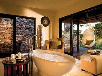 Lion Sands River Lodge: Schaumbad in der Abendsonne