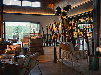 Mashatu Euphorbia Villas: Lounge