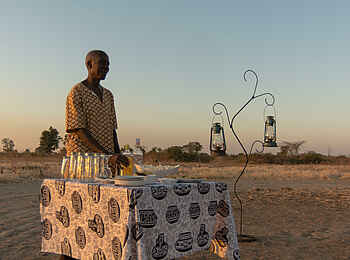 Mwamba Bush Camp: Sundowner Drinks Mwamba Bush Camp: Sundowner Drinks