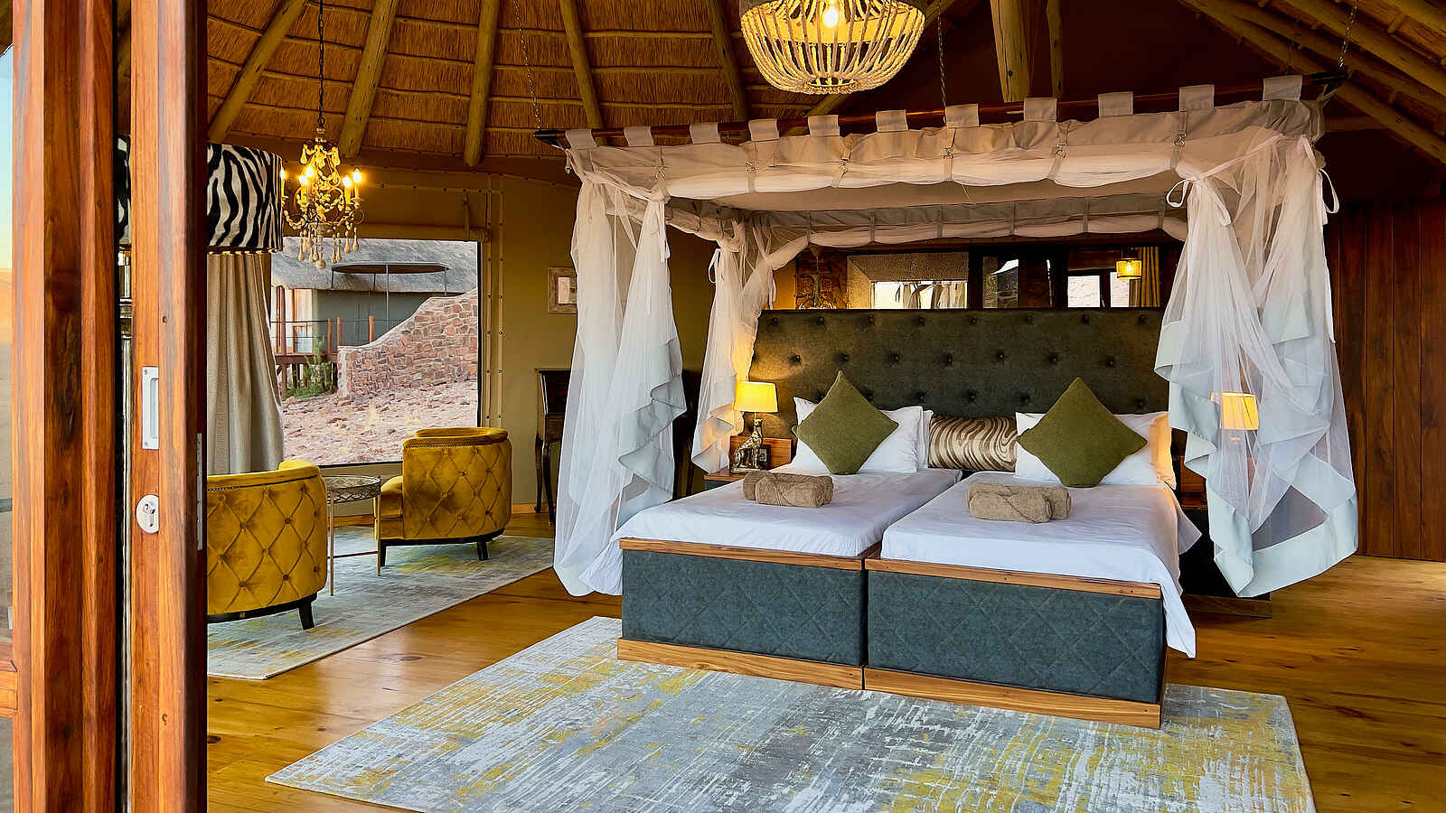 Namib Outpost: Schlafzimmer einer Suite Namib Outpost: Schlafzimmer einer Suite