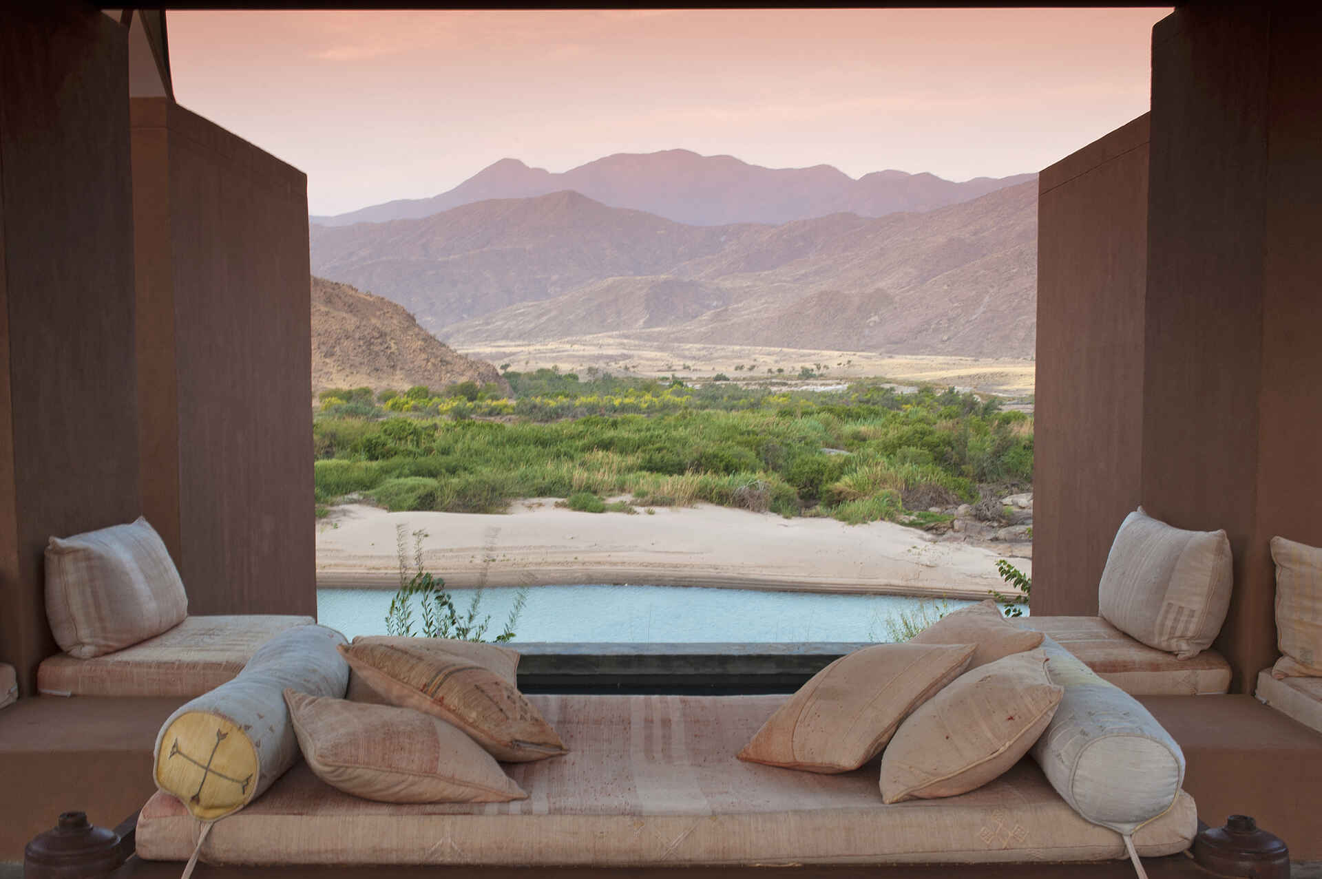 Africa, Koakoland, Marienfluss, River Camp, lodge, Abgeschiedenheit, afrikarma, afrikarma.de, buchen, Damaraland, Entspannung, Erholung, Fly In, Himba, Himba Dorf, Himba-Stamm, Information, Kultur, Kunene, Kunene Region, Kunene River, Marienfluss Region, Namibe, Namibia, Nordnamibia, Nordwestnamibia, Okahirongo, Okahirongo Lodges and Camps, Okahirongo River Camp, Otupambua, Otupambua Stromschnellen, Privatsphäre, Reise, Reisen, Reiseveranstalter, Ruhe, Safari, südliches Afrika, Urlaub, www.afrikarma.de, Ausblick, Aussicht, Lounge, Main Area