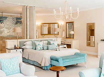 The Last Word Constantia Boutique Hotel: Eine Suite mit Sitzecke The Last Word Constantia Boutique Hotel: Eine Suite mit Sitzecke