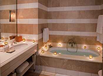 The Oyster Box: Seafacing Cabana Bad