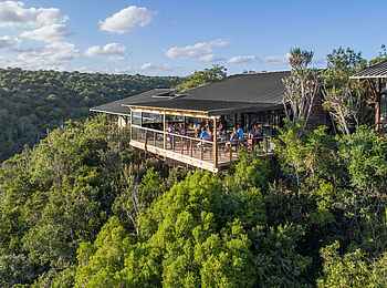 Kariega Main Lodge: Blick auf die Terrasse Kariega Main Lodge: Blick auf die Terrasse