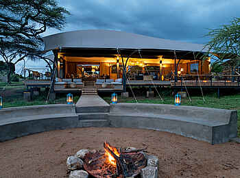 Lemala Nanyukie Lodge: Lagerfeuer am Abend Lemala Nanyukie Lodge: Lagerfeuer am Abend