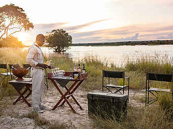 Tsowa Safari Island Lodge: Ein Sundowner